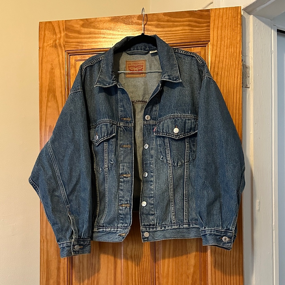 Levi's Women’s Oversized Blue Denim Jacket